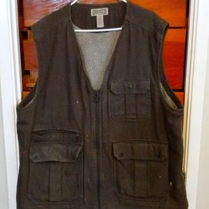 Dulth Vest